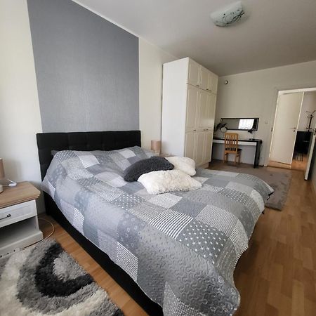 Long Holiday Apartment Kuressaare Exterior photo