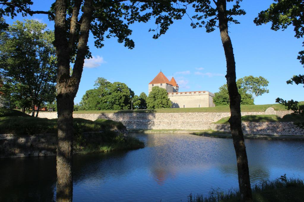 Long Holiday Apartment Kuressaare Exterior photo