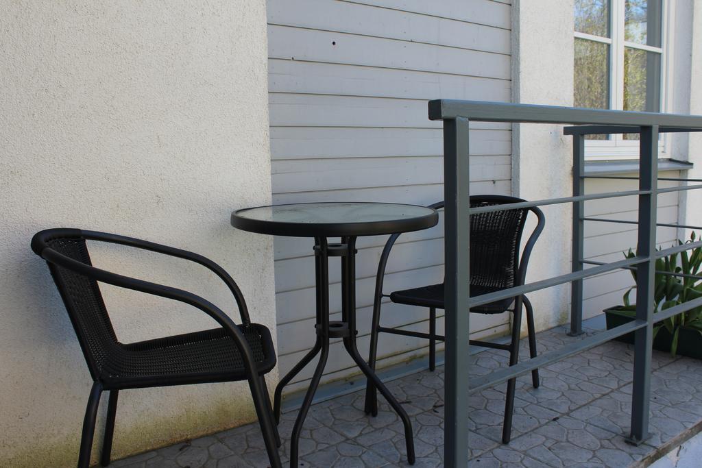 Long Holiday Apartment Kuressaare Exterior photo