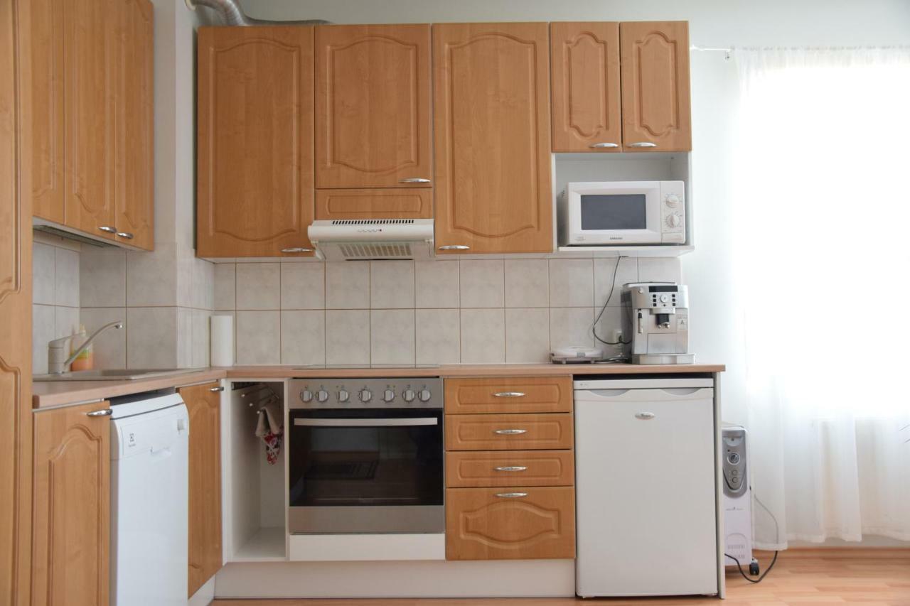 Long Holiday Apartment Kuressaare Exterior photo